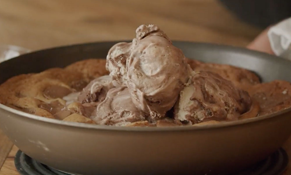 Hot Skillet Cookie Pudding